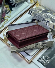 Load image into Gallery viewer, Lady D Clutch
