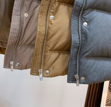 Load image into Gallery viewer, Logo Gilet
