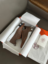 Load image into Gallery viewer, Bouncing Trainers
