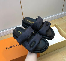 Load image into Gallery viewer, Pillow Sandals
