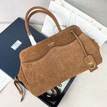 Load image into Gallery viewer, Carry Shoulder Bag
