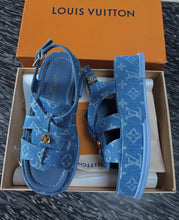 Load image into Gallery viewer, Leather Sandals
