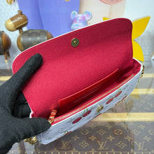 Load image into Gallery viewer, Ivy Chain Bag
