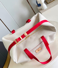 Load image into Gallery viewer, Voyageur Bag
