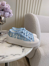 Load image into Gallery viewer, Walk n Dior
