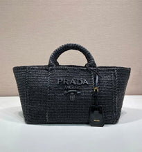 Load image into Gallery viewer, Crochet Tote
