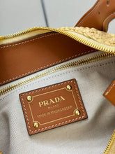 Load image into Gallery viewer, Aimee Shoulder Bag
