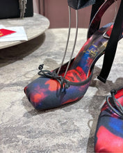Load image into Gallery viewer, Cassia Pump
