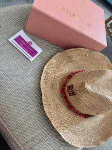 Logo Hat