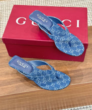 Load image into Gallery viewer, Thong Sandals
