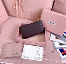 Load image into Gallery viewer, Zipped Card Wallet
