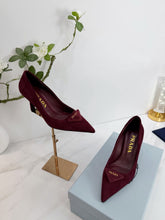 Load image into Gallery viewer, Suede Pumps
