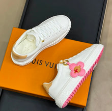 Load image into Gallery viewer, Timeout Trainers
