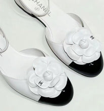 Load image into Gallery viewer, CC Camellia Sandals
