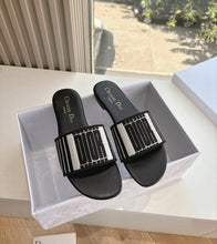 Load image into Gallery viewer, Cotton Slides
