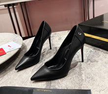 Load image into Gallery viewer, Kate Sporty
