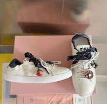 Load image into Gallery viewer, Logo Trainers
