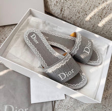 Load image into Gallery viewer, Dway Mules
