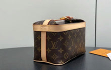 Load image into Gallery viewer, Cruiser Toiletry Bag
