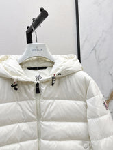 Load image into Gallery viewer, Jeypore Jacket
