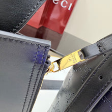 Load image into Gallery viewer, Venice Small Bucket Bag
