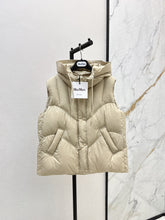 Load image into Gallery viewer, The Cube Gilet
