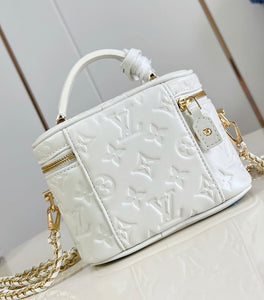 Vanity Chain Pouch