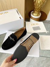 Load image into Gallery viewer, Suede Loafers

