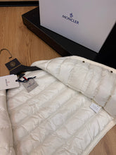 Load image into Gallery viewer, Aristeo Jacket
