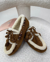 Load image into Gallery viewer, Shearling Loafers
