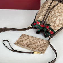 Load image into Gallery viewer, Venice Small Bucket Bag
