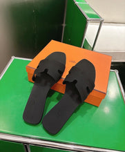 Load image into Gallery viewer, Oran Sandals
