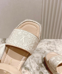Logo Wedges