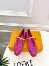 Load image into Gallery viewer, Romy Flats
