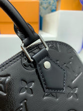 Load image into Gallery viewer, Alma BB
