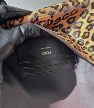 Load image into Gallery viewer, Baguette Mini
