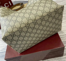 Load image into Gallery viewer, Emblem Bucket Bag
