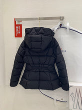 Load image into Gallery viewer, Avoce Jacket
