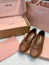 Load image into Gallery viewer, Leather Pumps
