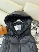 Load image into Gallery viewer, The Cube Gilet
