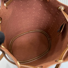 Load image into Gallery viewer, Venice Mini Bucket Bag
