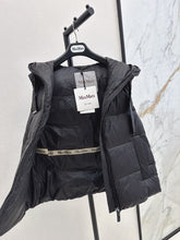 Load image into Gallery viewer, The Cube Gilet
