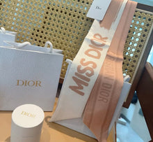 Load image into Gallery viewer, Silk Twilly Scarf
