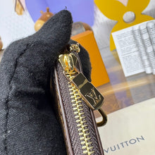 Load image into Gallery viewer, Zipped Pouch
