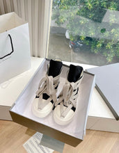 Load image into Gallery viewer, Hexa Trainers
