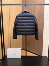 Load image into Gallery viewer, Aristeo Jacket
