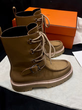Load image into Gallery viewer, Land Boots
