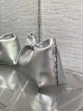 Load image into Gallery viewer, Medium Bow Bag
