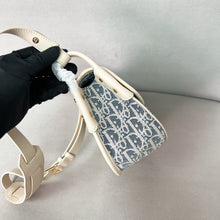 Load image into Gallery viewer, Montaigne Bag
