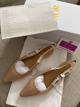 Load image into Gallery viewer, Slingback Pumps
